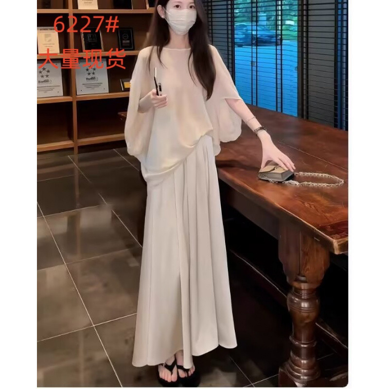 W2F秋季韩系清纯系穿搭轻奢高级感巨好看茶里茶气醋酸缎面连衣裙|undefined