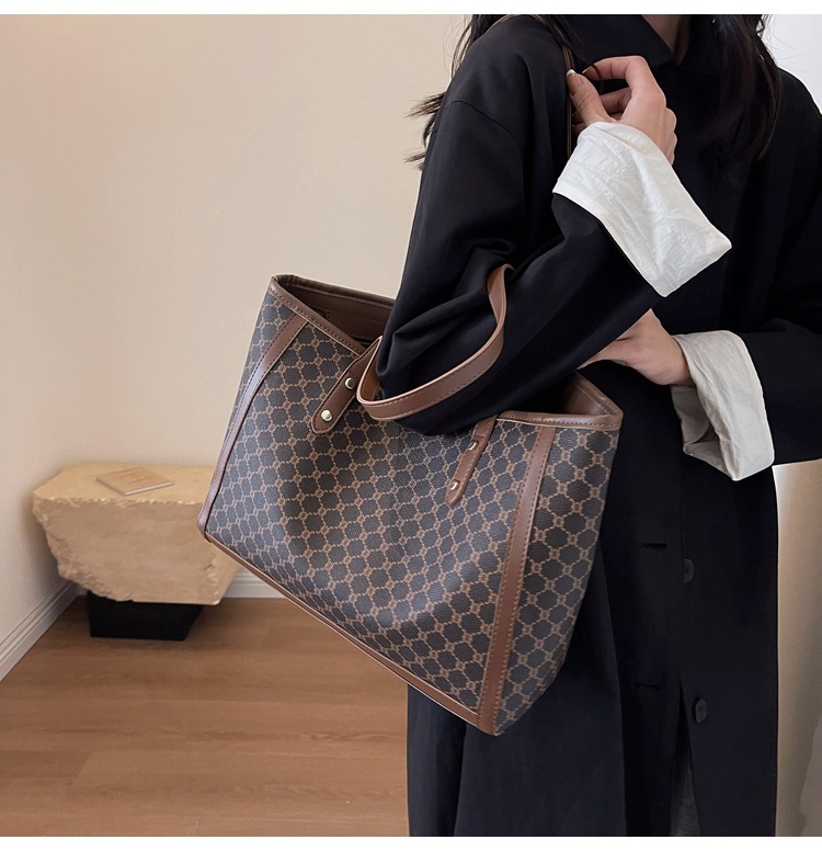 High-end, stylish, versatile, hand-carry bag for women, 2025 new trendy and popular single-shoulder bag with large capacity tote bag undefined