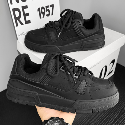 Black Warrior Men's Autumn Casual Pure Black Trend Low-top Skate Shoes Versatile Sports Thick Sole Baguette Fashion Shoes