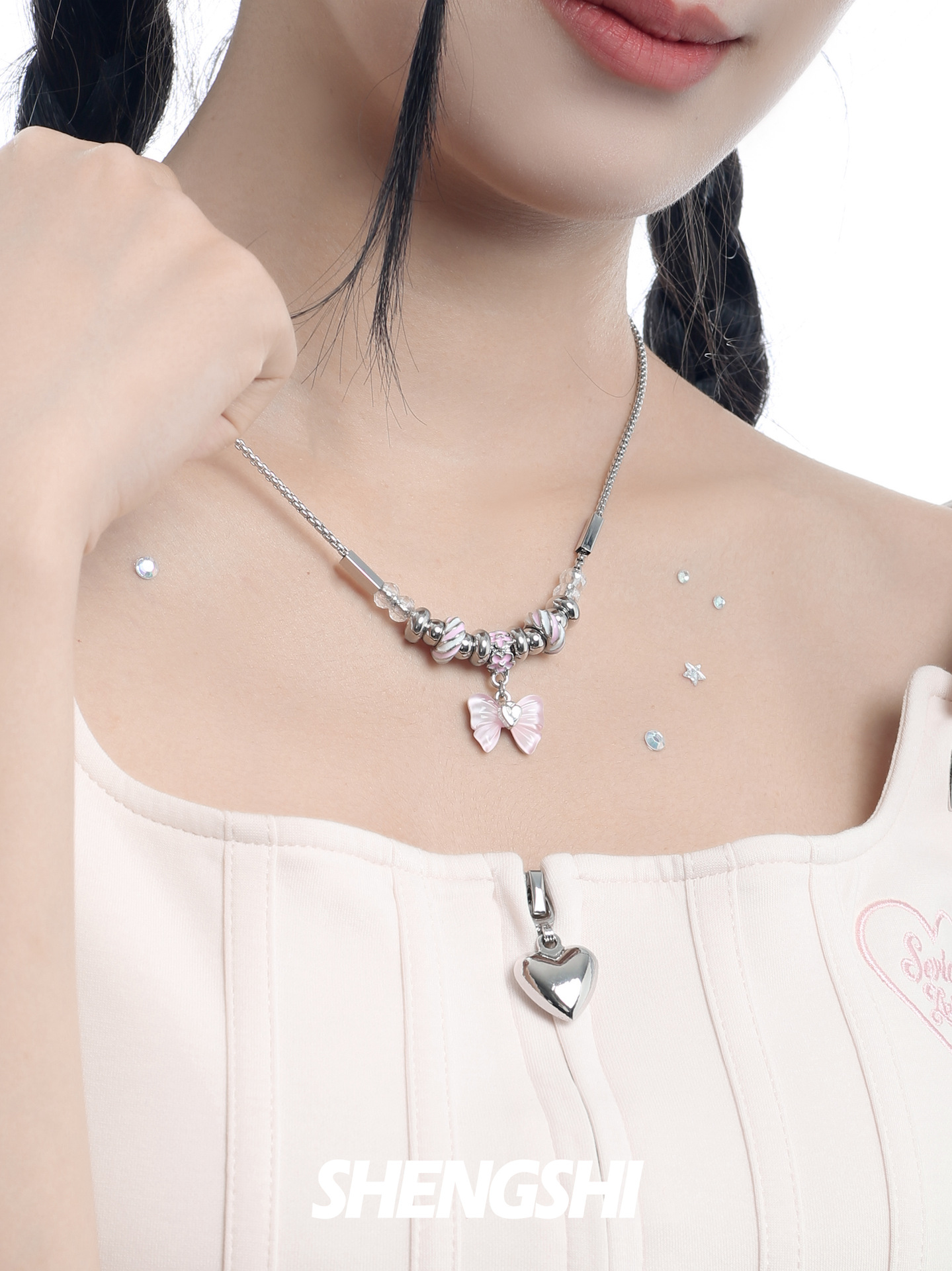 Chaîne en acier titane Dopamine Butterfly Ball Drop pour femmes, incolore et polyvalente, unique et luxueuse, bijoux personnalisés Instagram_voghion.com