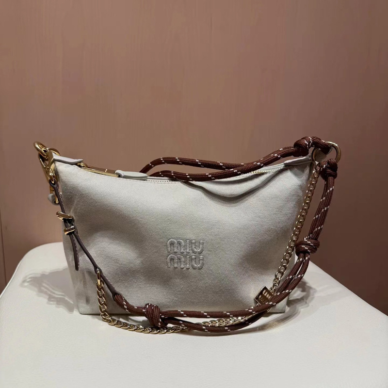 miu miu 2025 新色サーフィンロープキャンバスカジュアル脇バッグ多用途ショルダー軽量ランチボックスレディースバッグトレンディ|undefined