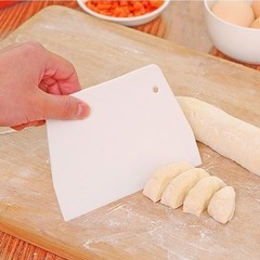 Baking rice noodle tools dough plastic knife trapezoid plastic small scraper spatula butter scraper butter scraping board