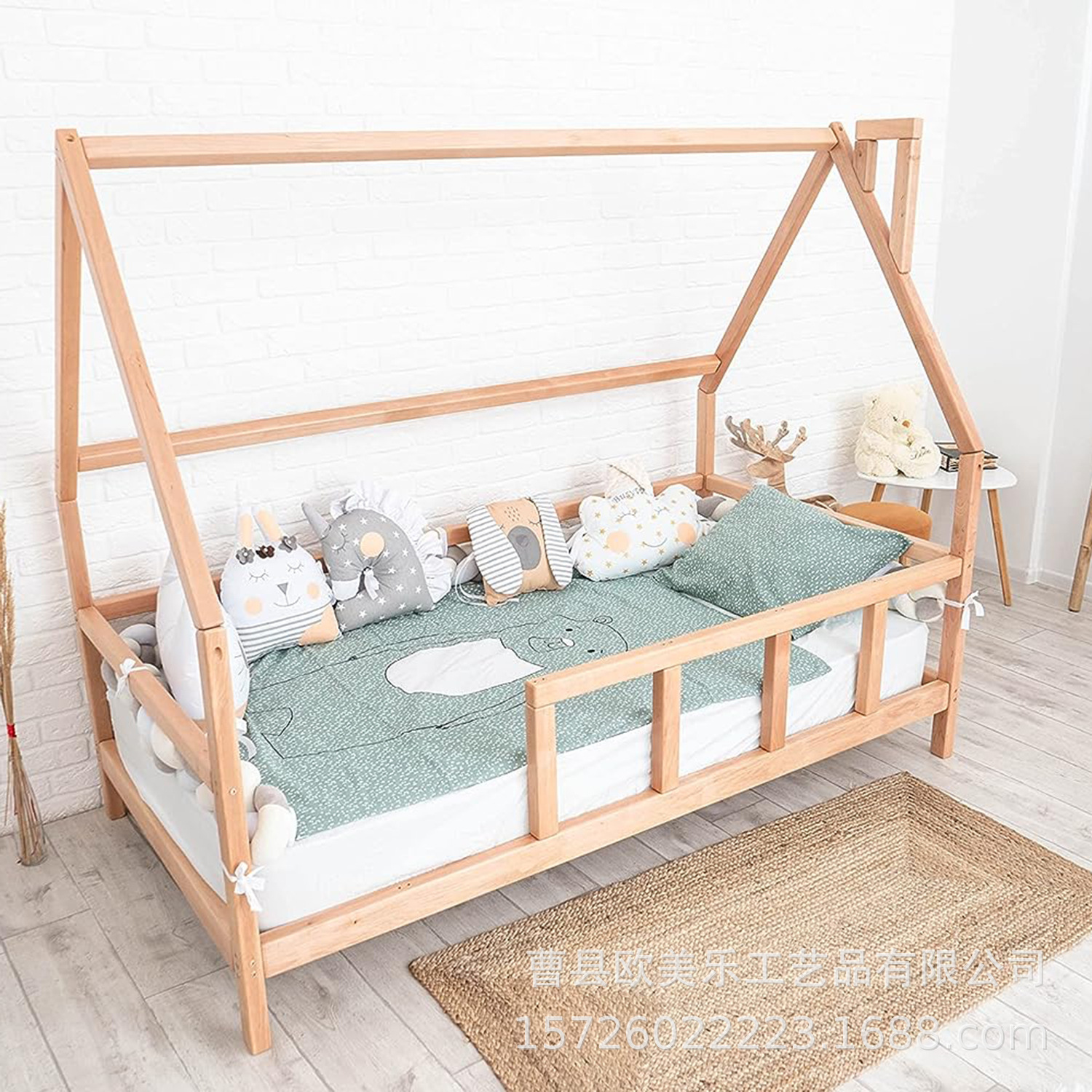 Crib from natural wood