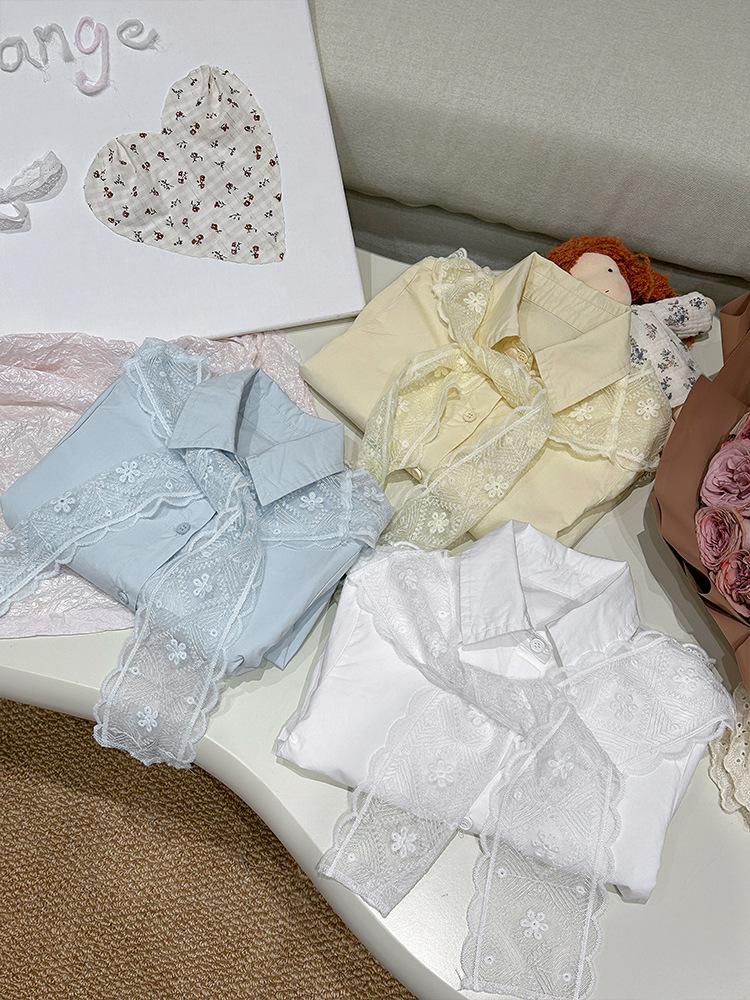 Ropa infantil de niñas de primavera Top diseñador de primavera 2025 nueva camisa de chale de encaje universal de manga larga