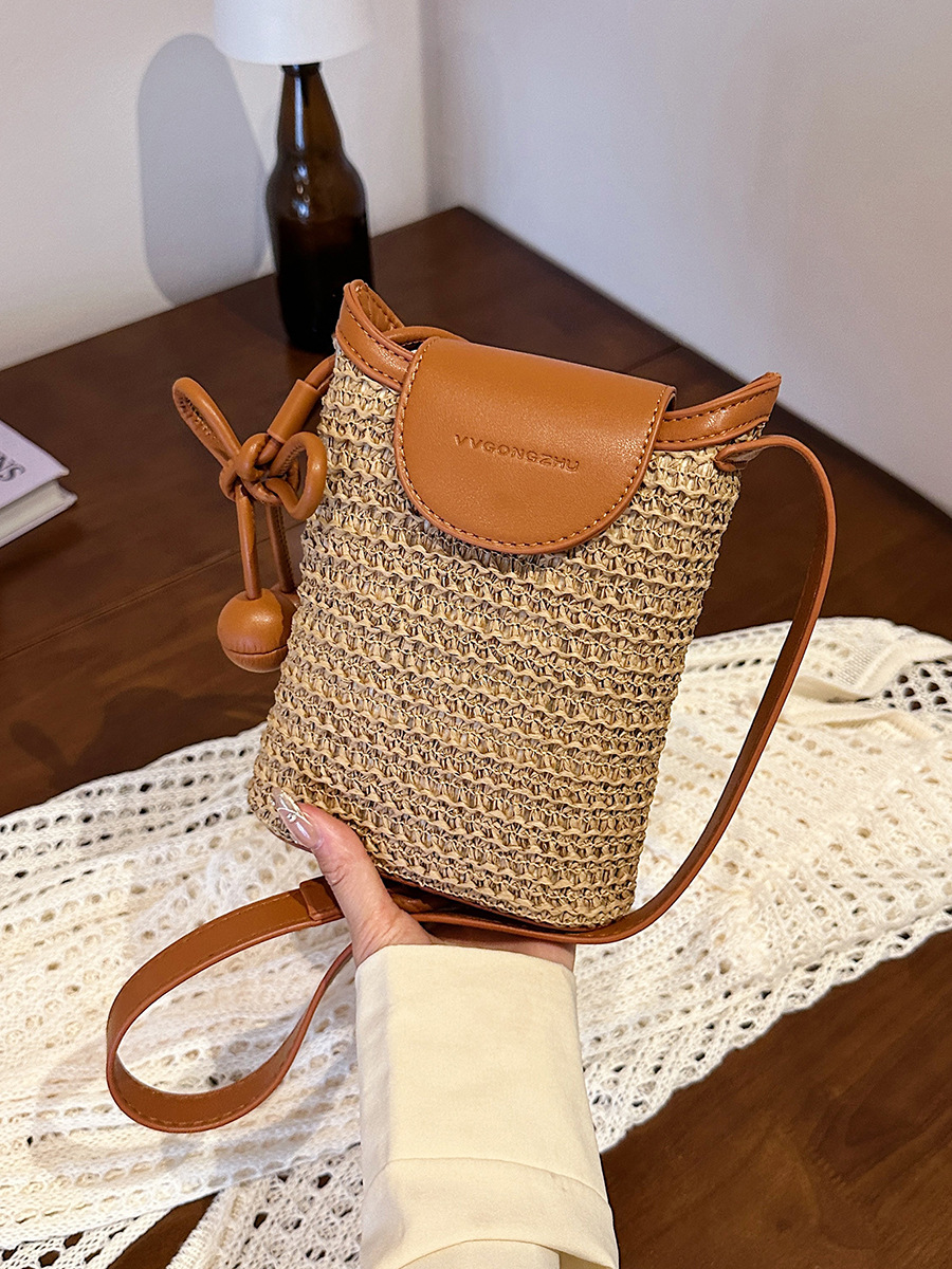 Bolso de paja coreano para mujeres 2026 verano nuevo tejido de hombro de tramo de moda casual bolso para teléfonos móviles