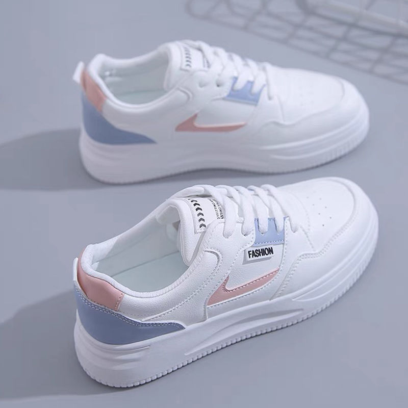 Versión coreana de las zapatillas de deporte de diseño de nicho de ocio para estudiantes, marea 2025 nuevo estilo Harajuku, estilo de Hong Kong, zapatillas de deporte de fondo plano para mujer