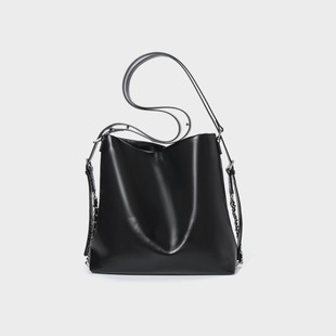 Large Capacity Commuting Soft Leather Multi-use Backpack Women's 2025 New Fashion Shoulder Bag Casual All-match Tote Bag
