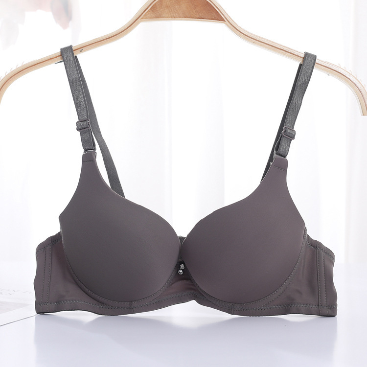 工場の現物の小胸を厚くして、ブラジャーを持っています。|undefined