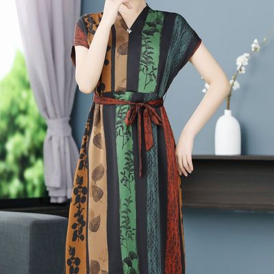Short sleeved Dress Western style 2022 new pattern Middle and old age summer gambiered Guangdong gauze Mid length version Mom outfit Large