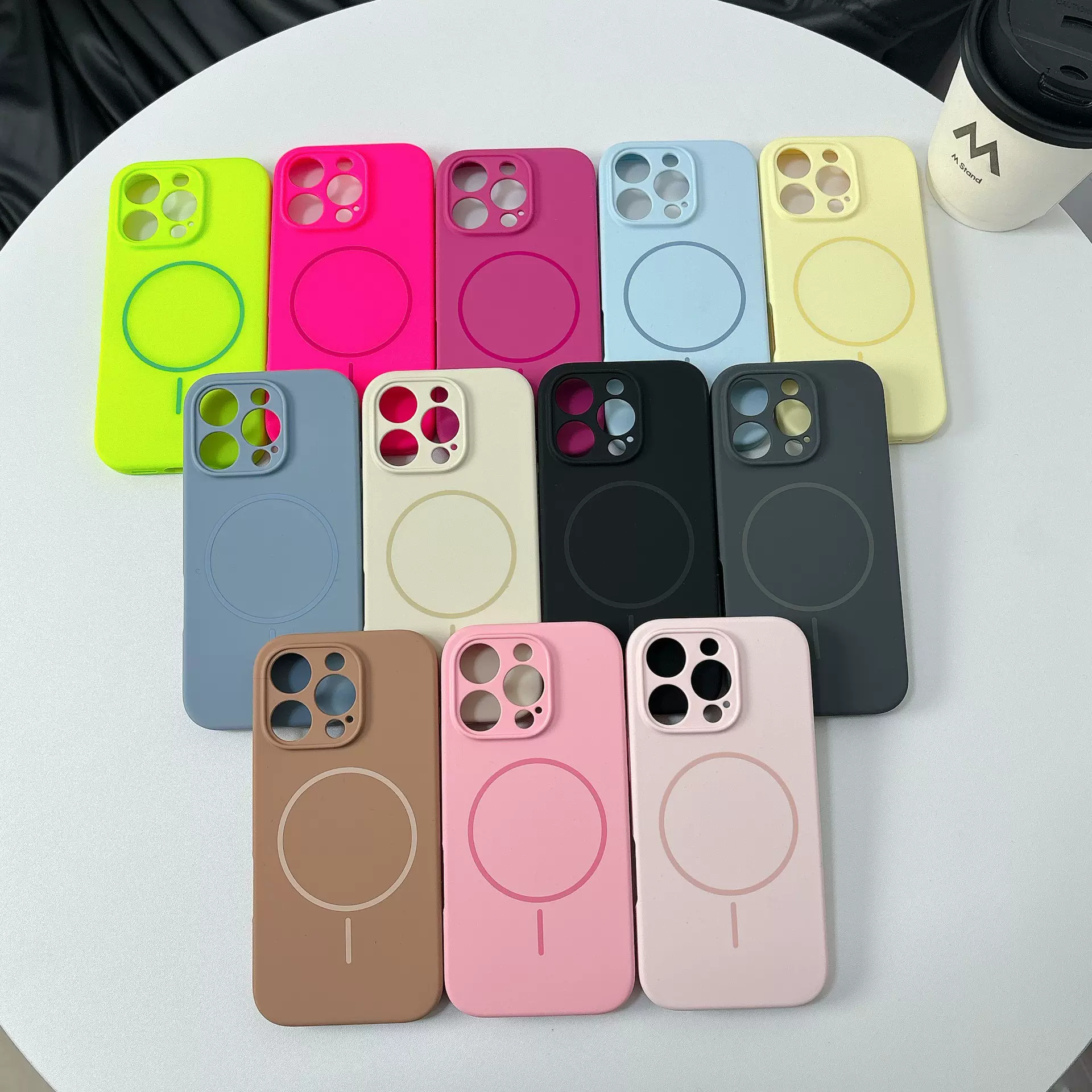 适用iPhone16promax液态硅胶磁吸手机壳15苹果精孔细圈防摔保护套
