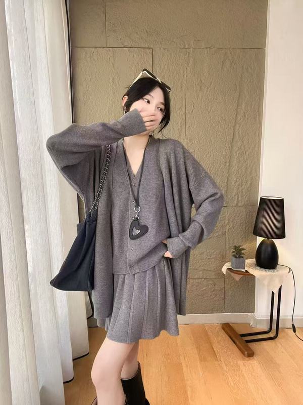 大码女装胖mm2025秋冬季新款高级感针织开衫马甲背心半身裙三件套|undefined
