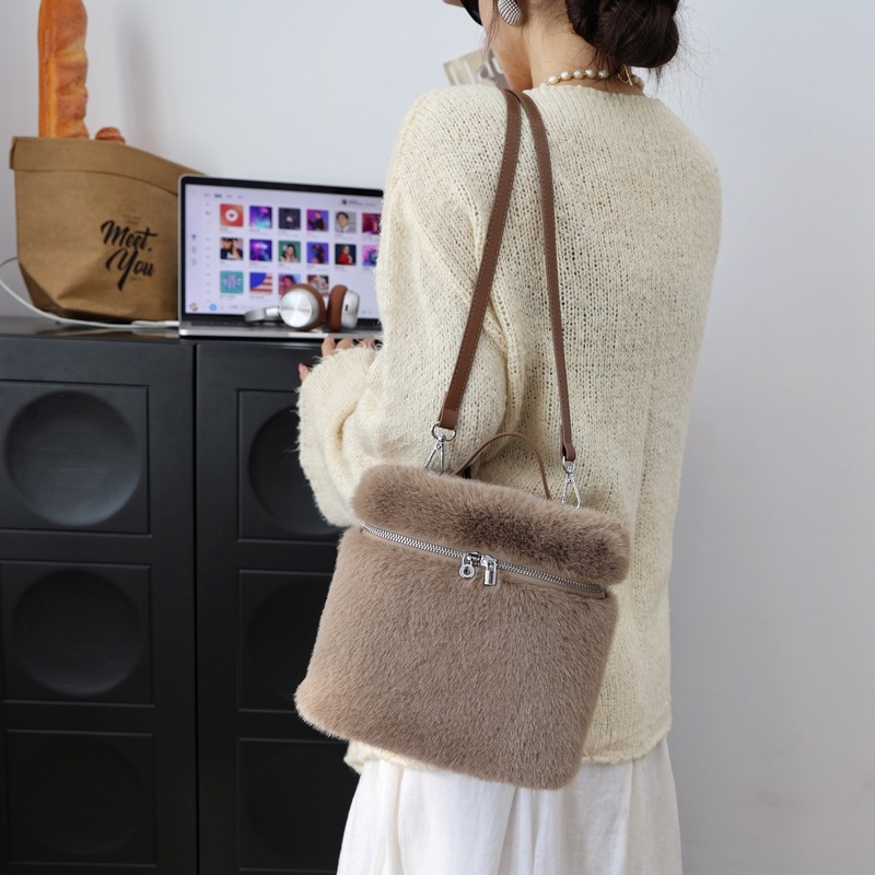 25秋冬新款日韩毛绒手提包仿貂毛双肩包甜美风背包packbag606#|undefined