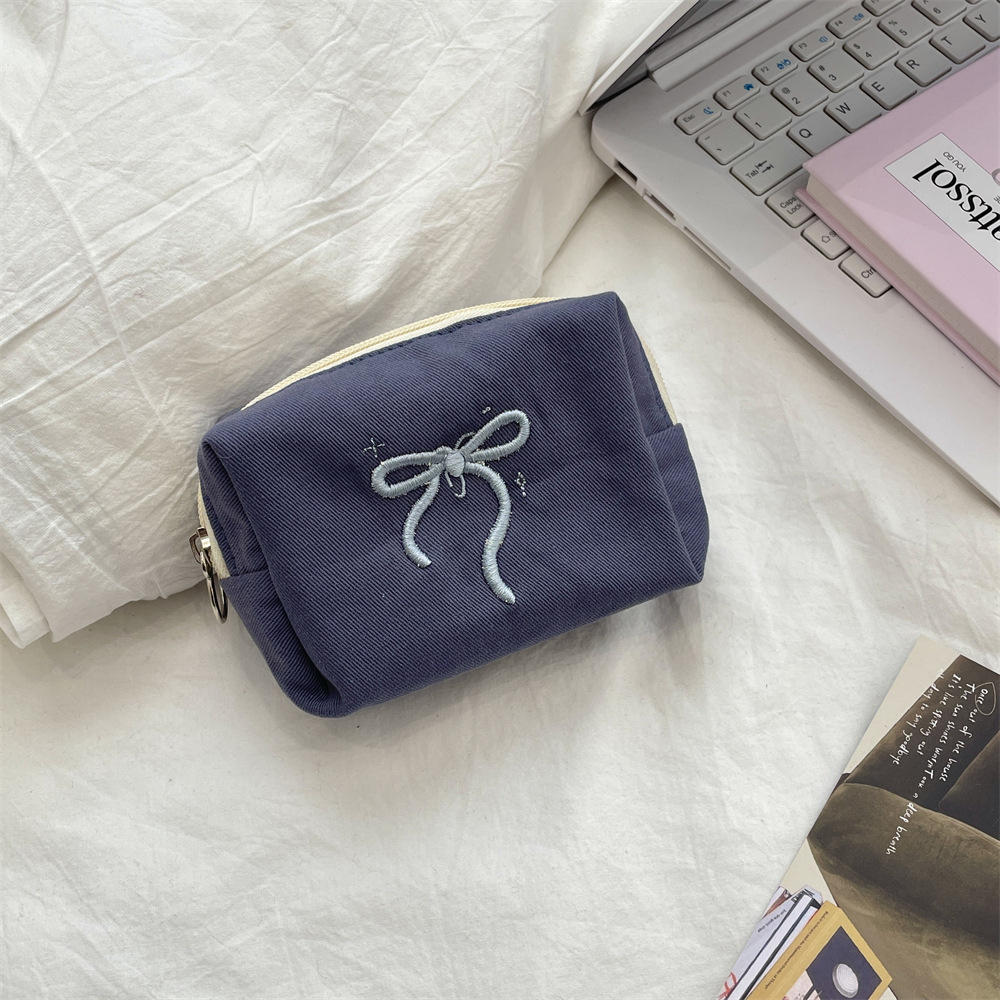 66g Weight Canvas Lining Material Lace Fashion Element Zipper Closure Type / Strap Type Cosmetic Bag Bags Type Holiday, Travel, Daily Occasion Polyester Material Bag, Knot, Butterfly, Bow Knot Pattern All Seasons Season Women's Gender Cute Style Square Shape Cute Bag Knot Butterfly Polyester Lace Square Makeup Bags 28