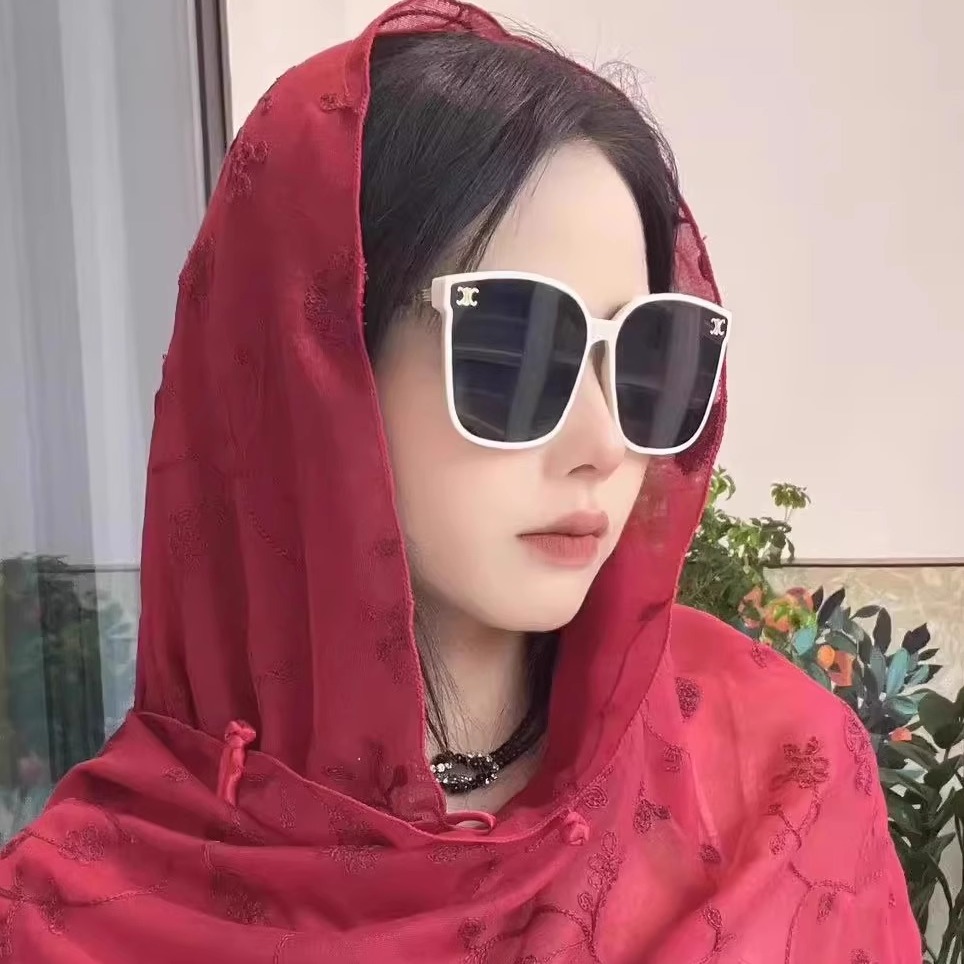 Chal de protección solar de verano para mujer 2025 nuevo estilo hebilla largo estilo étnico fotografía de viaje estilo fino playa bufanda de seda capa