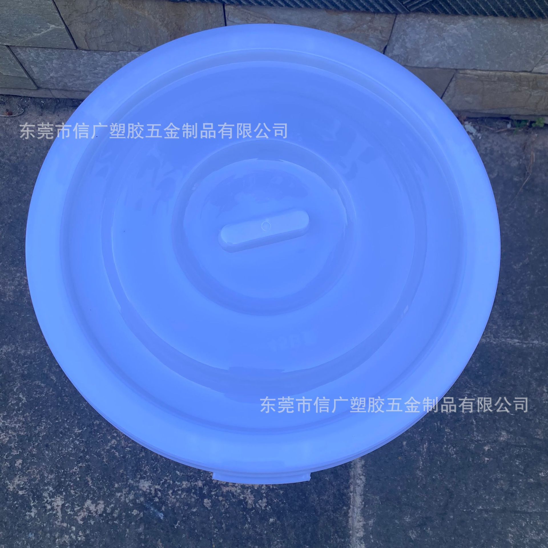 塑料水桶圆形带盖酿酒发酵家用储水桶加厚200L大白桶工业垃圾桶