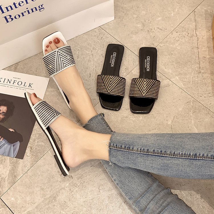 Breite Füße und dicke große Hausschuhe Damenoberbekleidung Sommer 2023 neue Mode All-Match-Strass weiche Unterseite ein Wort rutschfester Schuhhalter_voghion.com