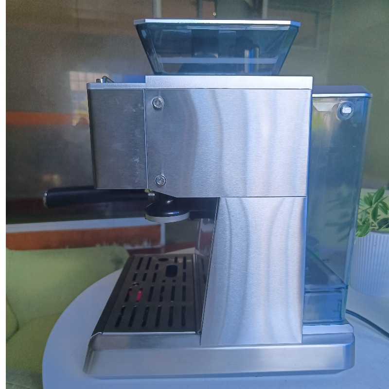 Hogar semiautomático concentrado con molienda cafetera de tarjeta todo en uno máquina de café italiana transfronteriza tres en uno