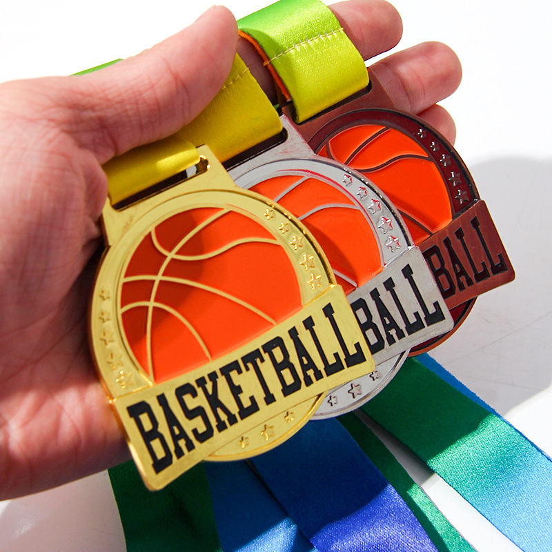 Fábrica personalizada metal pintura medalla baloncesto fútbol voleibol competición deportiva escolar medalla de premios