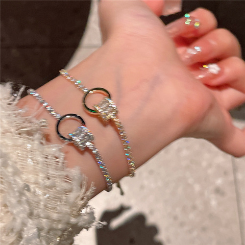 Light Luxury Dongmen Two-Color Small Waist Hand Chain  Autumn/Winter New Gentle Girls Unique Circle Bracelet