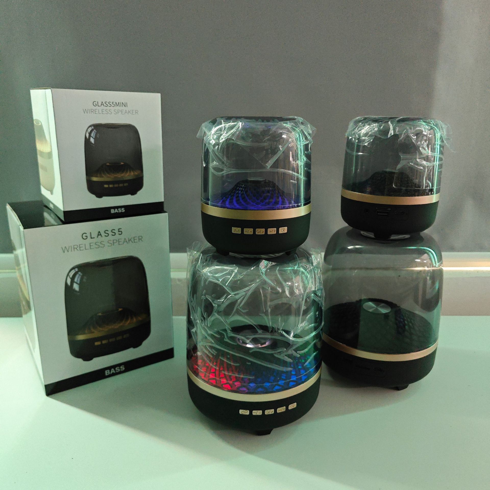 Glass5 tamaño medio explosivo Harman Karton vidrio esmaltado con iluminación de escritorio bajo pesado altavoz Bluetooth inalámbrico sonido