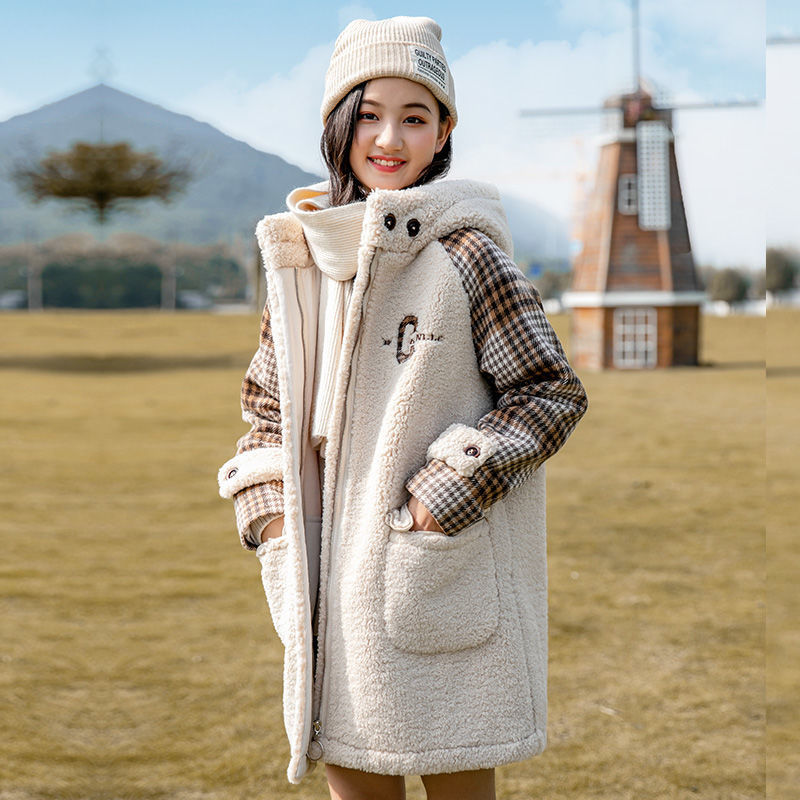 羊羔毛外套女中学生2025冬装新款少女学院风加厚棉衣初中生呢大衣