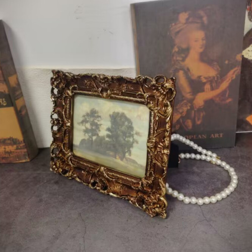 European American style retro nostalgic golden hollow photo frame French classical photo living room table creative ornaments hanging on the wall