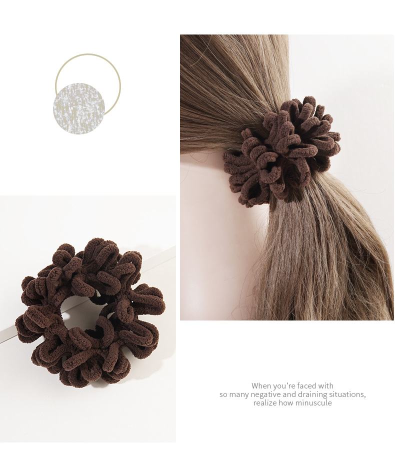 Autumn And Winter Plush Hair Band Women's Pleated Beard Edge Velvet Elastic Wide Rubber Band Ins Hair Rope Rubber Band Simple Hairtie display picture 6