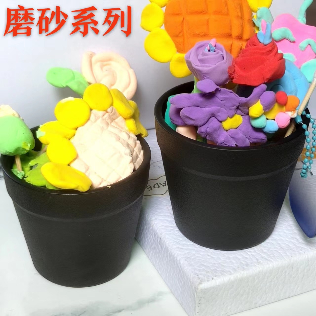 검은 플라스틱 스몰 사이즈 꽃 냄비 라운드 실내 가짜 꽃 녹색 식물 장식 시뮬레이션 작은 식물 수지 꽃 액세서리