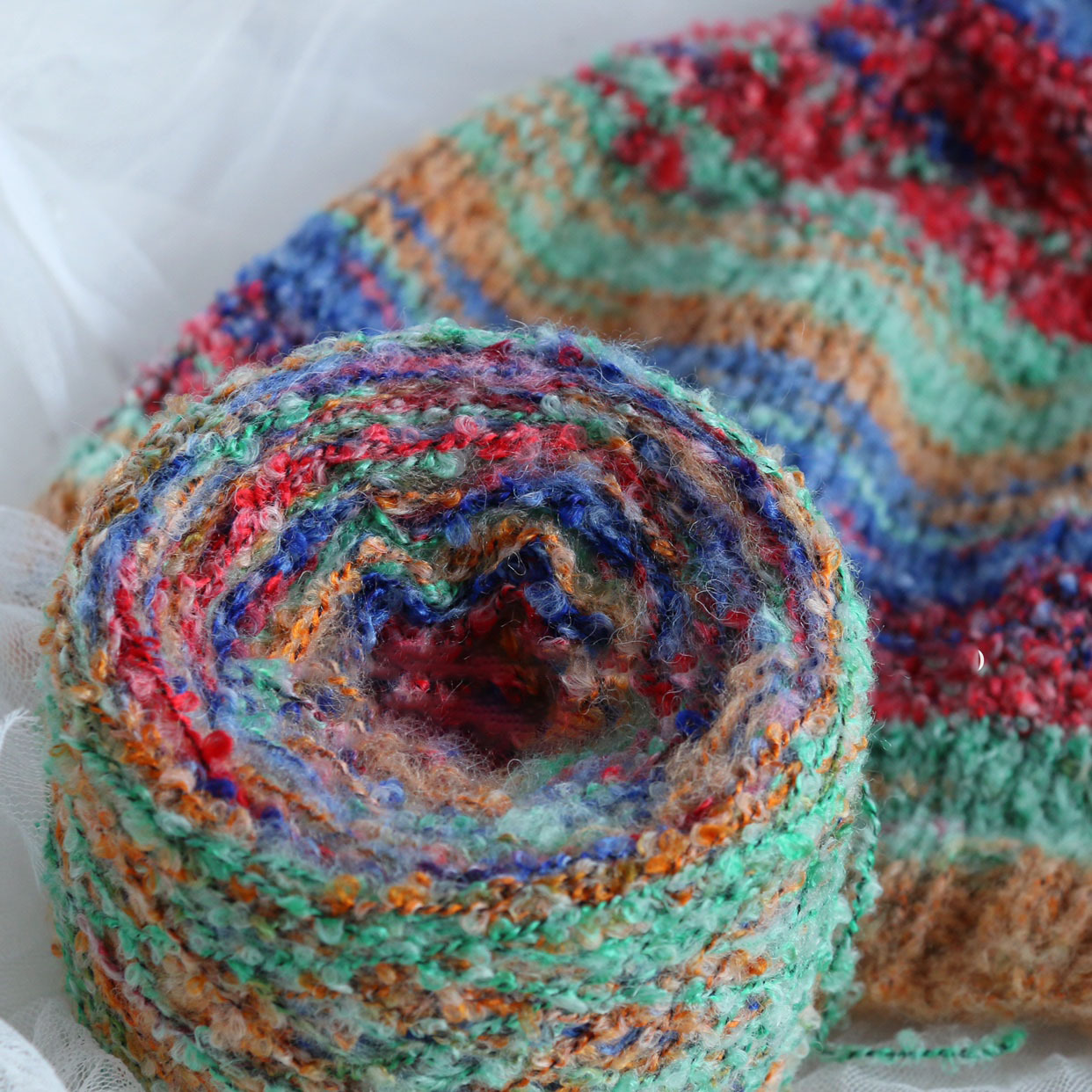 Bufanda de mohair con línea circular teñida de sección irregular de arcoíris, pintura al óleo, material DIY, línea de bufanda, línea elegante, venta al por mayor