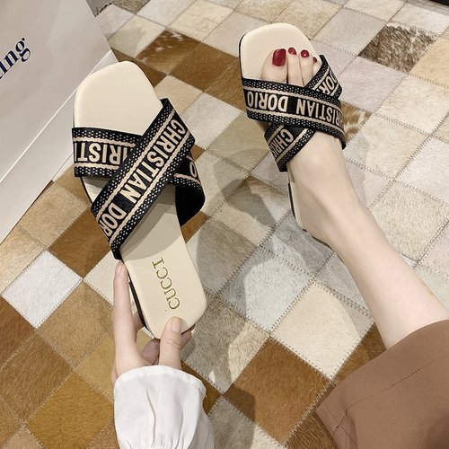 Export large size 42 hot network sandals women's wear  summer new European and American fashion one-word flat bottom sandals 41