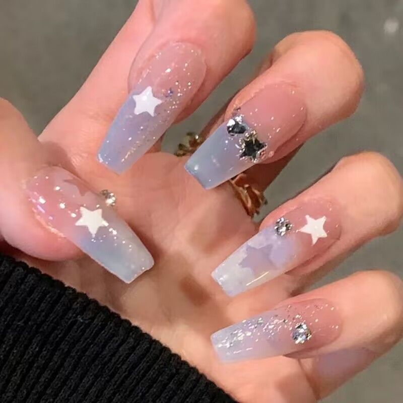 ファッションは甲の美甲の切れの白い星のグラデーションの偽の爪の貼ることができて、甲の切れのメーカーの完成品の卸売りを取り外します。|undefined