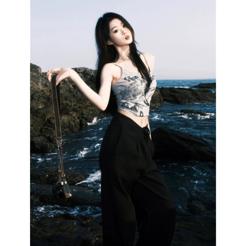 Sleeveless short gray letter printed suspender short vest for women V-neck tight inner and outer wear hot girl breast wrap