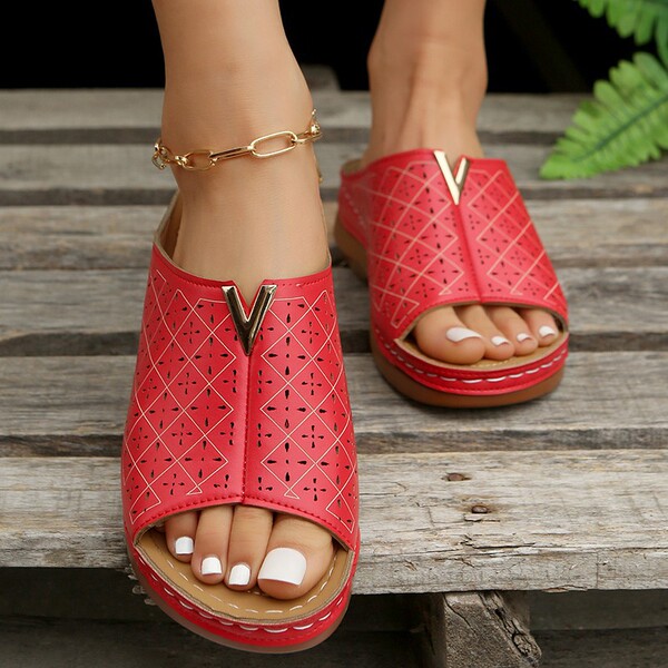 fashionable mule wedge heel