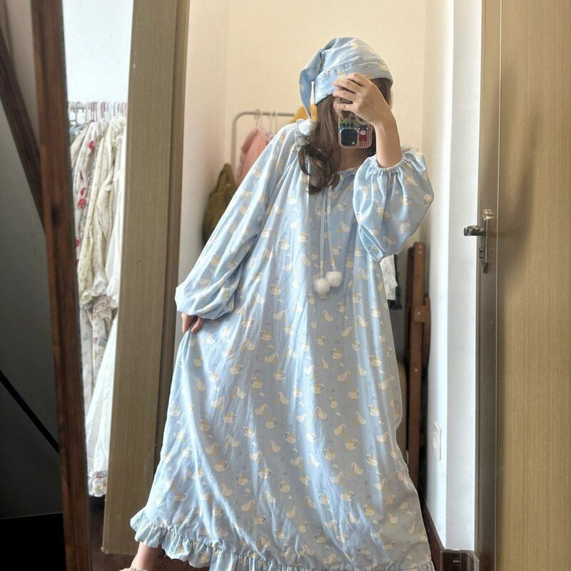 New Light Blue Goose Print Nightgown, Spring and Autumn Long-Sleeved Over-The-Knee Pajamas, Sweet Cartoon Loungewear, in Stock New Light Blue Goose Print Nightgown, Spring and Autumn Long-Sleeved Over-The-Knee Pajamas, Sweet Cartoon Loungewear, in Stock