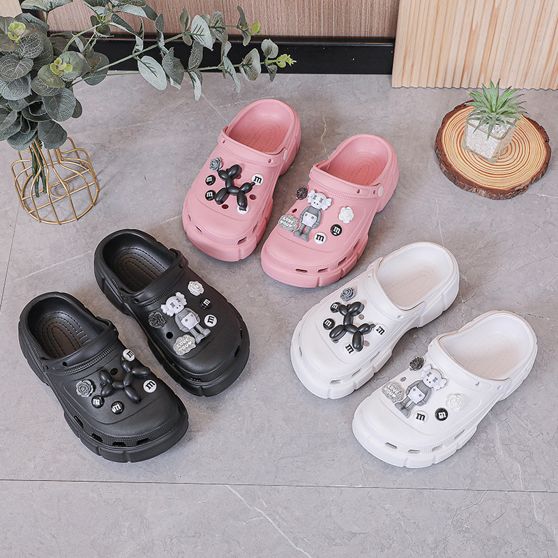 2024 New Arrival Girls' Clog Shoes Summer Outdoor Wear Mid-Size & Elementary School Students' Stylish Beach Closed-Toe Sandals for Boys