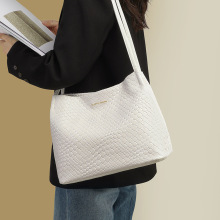 热销新款双肩包女2025新款韩版潮搭时尚女包编织大容量女士双肩包