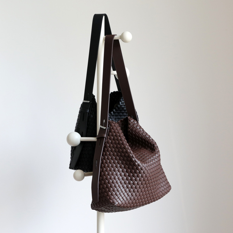 High-End Handmade Woven Bucket Bag, Large Capacity Commuter Shoulder Bag, Casual Commuter Crossbody Bag