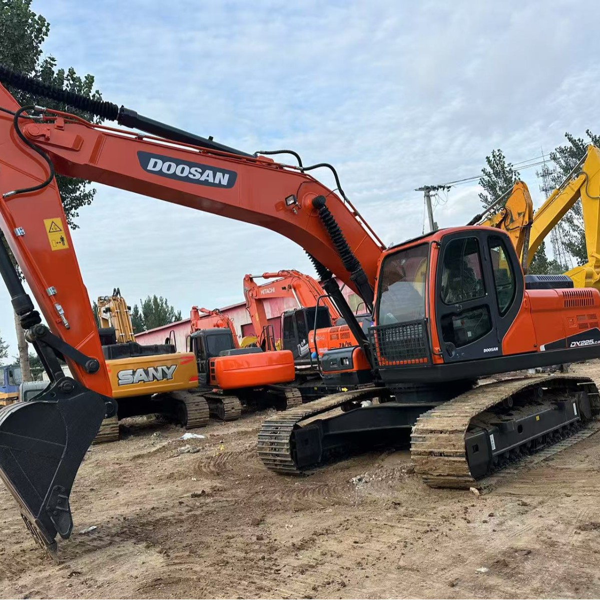 二手挖掘机 斗山DX225LC-9C履带式挖掘机 DX55 60 150 大型挖土机