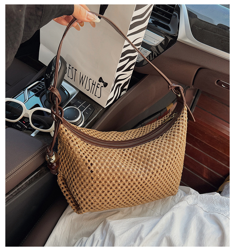Summer niche vacation-style woven underarm bag for women 2025 new casual seaside and beach single-shoulder handbag trend full figure