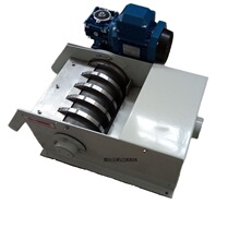 ������Ͻz���ݼyĥ��ʹ�õ�녷�rfcf���Է��x��