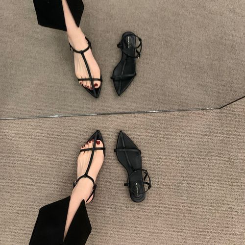 Unique French flat sandals with thin straps and red soles for women, 2025 new summer style, fairy-like pair with skirts, Roman shoes