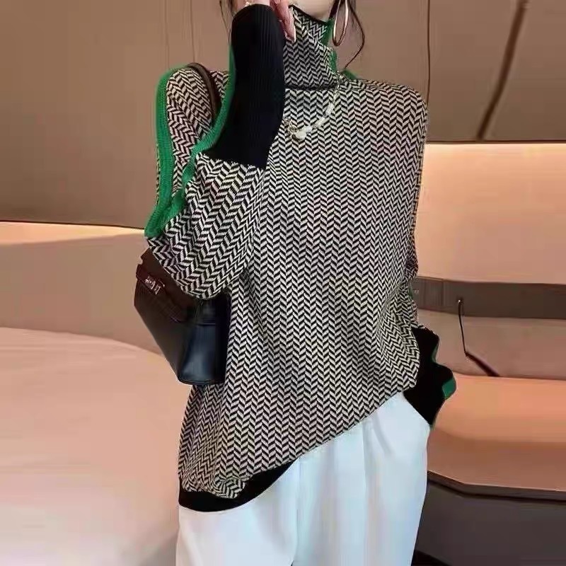 ​​Oversized Turtleneck Sweater – Contrast Sleeve Design, Soft Wool-Like Knit (S/M/L/XL, Orange/Green)​​_voghion.com