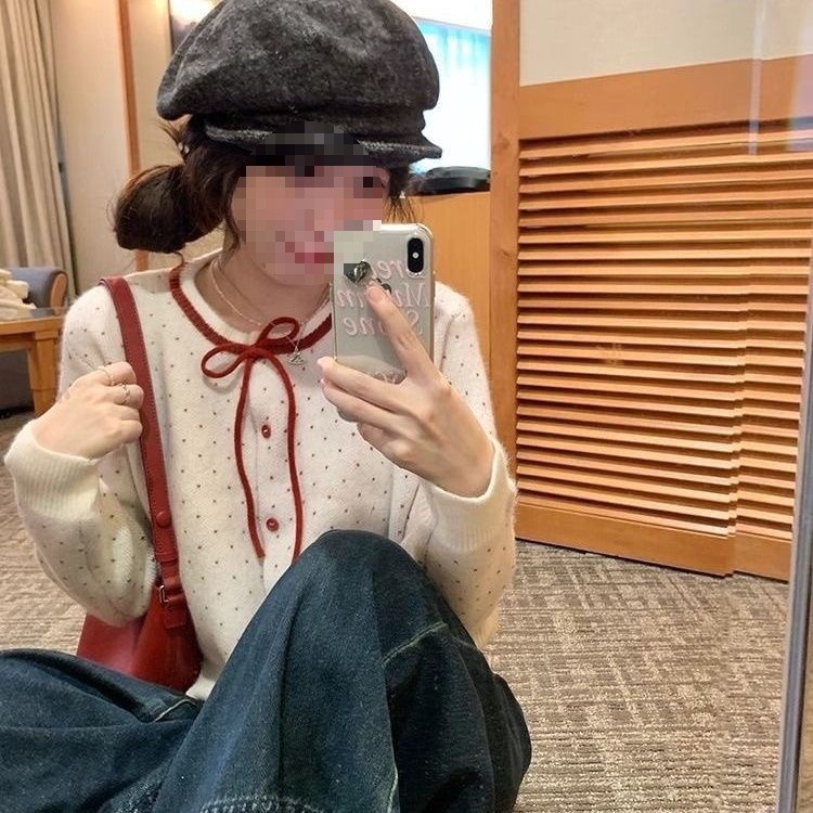 奶盐咸桃少女感爱心提花针织开衫女秋冬短款宽松毛衣外套