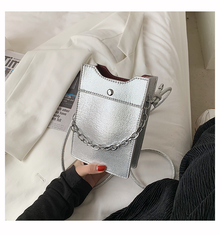 Fashion Chain Shiny Shoulder Messenger Portable Small Square Bag Wholesale display picture 38