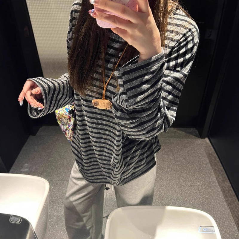 Jiao Qiting Korean-Style Color-Block Striped Long-Sleeve T-Shirt for Women, Early Autumn Relaxed and Lazy Style, Korean Version Loose Top Jiao Qiting Korean-Style Color-Block Striped Long-Sleeve T-Shirt for Women, Early Autumn Relaxed and Lazy Style, Korean Version Loose Top