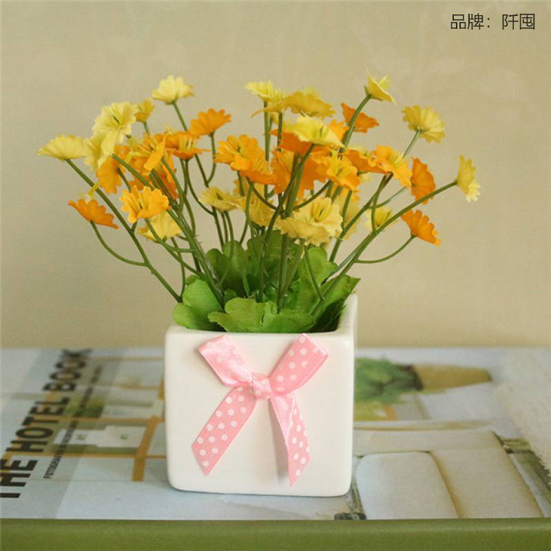 Realistic plastic set for home use