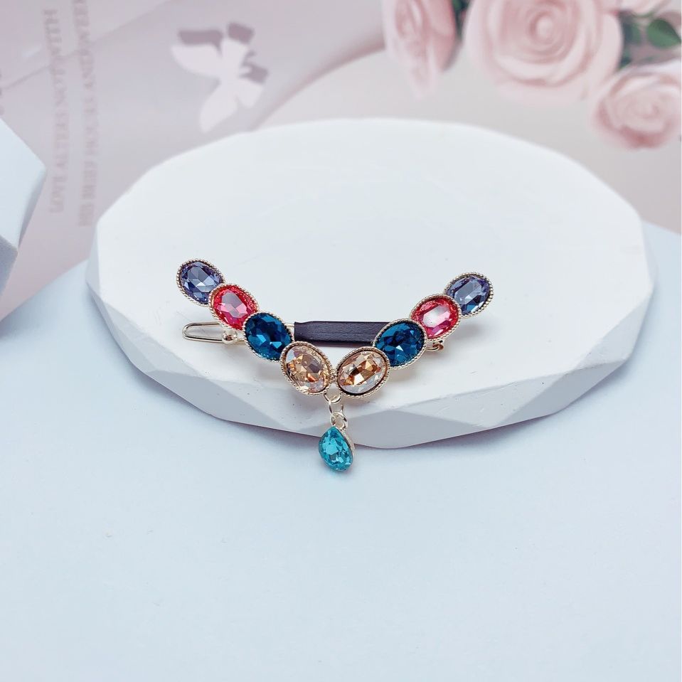Yuyan frog clip letter V series elegant pendant side clip hair accessories light luxury K9 Crystal hairpin temperament female headdress buckle