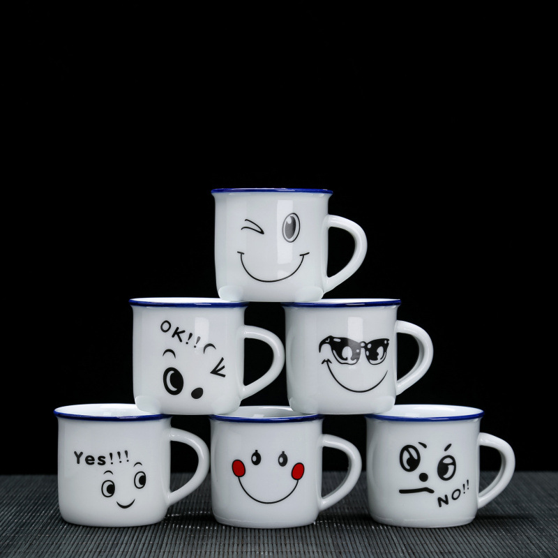 Tazas de cerámica nostálgicas tazas de vino recuerdos tazas de vino 1 yuan 2 yuanes fuente al por mayor creativa encantadora taza de menú de esmalte imitación retro