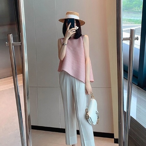 Fashionable original fabric Miyake pants, summer bright color, nine-quarter wide-leg pants, pleated pants, cool casual pants