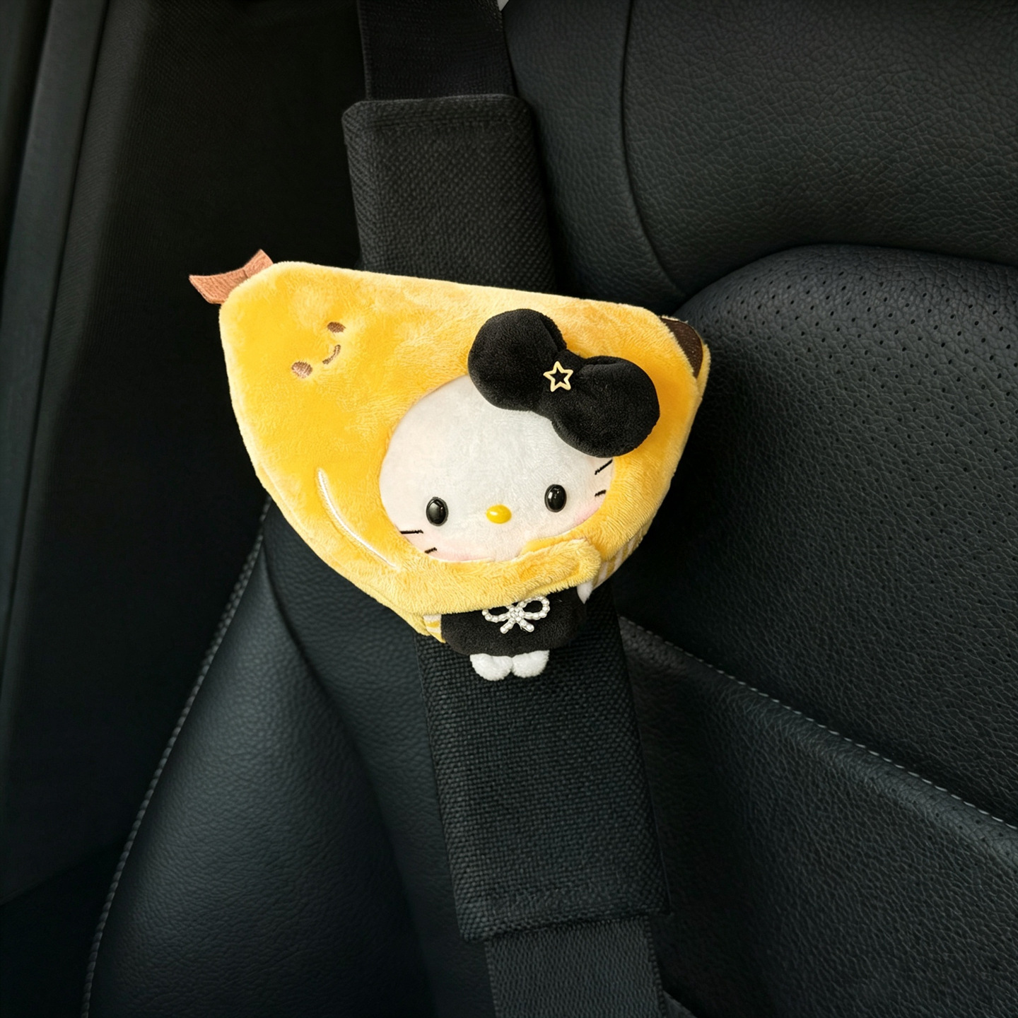 Cute KT cat plush car seatbelt shoulder pad, child anti-neck-strangling safety belt protector, couple set for women